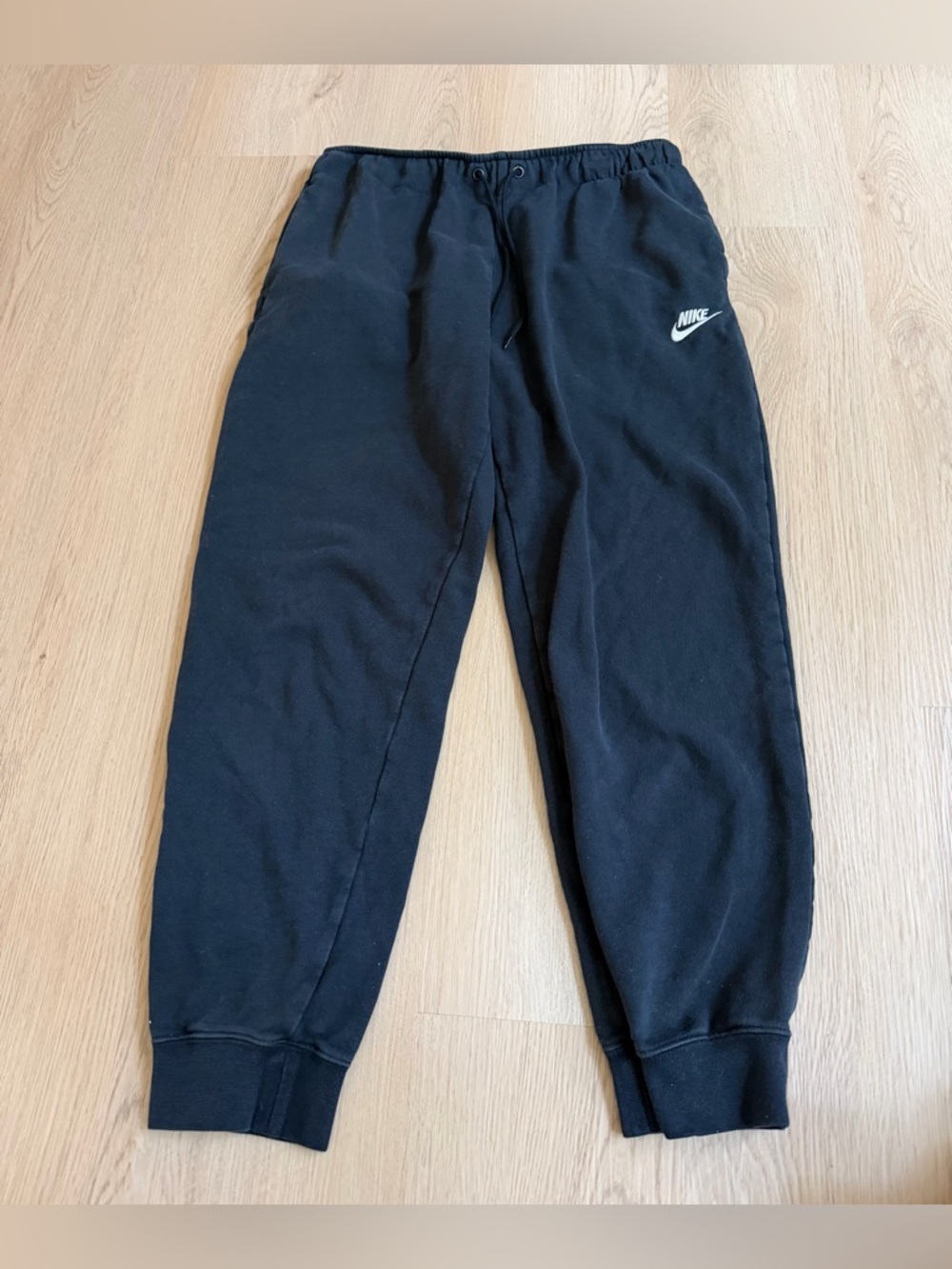 Nike Sweatpants Mens size m Black Sportswear Club Fleece Joggers Gym DR6161-010